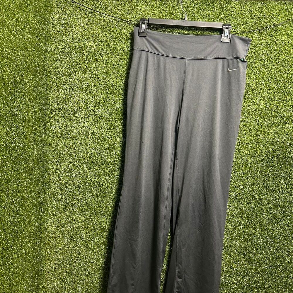 Nike Women's Grey and Black Leggings